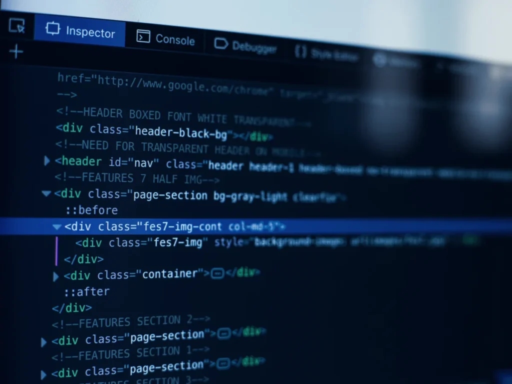 Code HTML affiché dans l'inspecteur d'un navigateur, illustrant le développement de logiciels